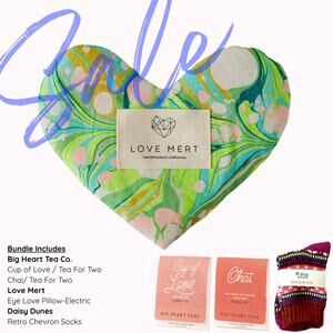 Cozy Love Bundle (Fuchsia Ivy)